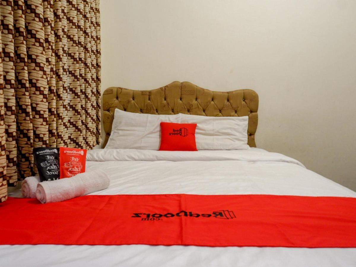 Reddoorz Near Tugu Yogyakarta Hotel Ngoại thất bức ảnh